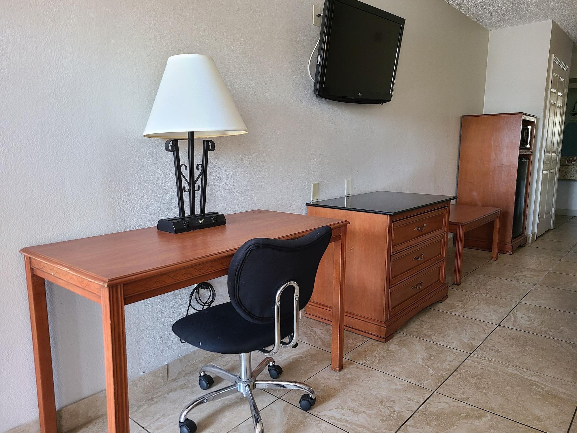 Quality Inn & Suites Orlando East - Ucf Area Alafaya Exterior photo