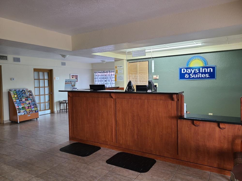 Quality Inn & Suites Orlando East - Ucf Area Alafaya Exterior photo