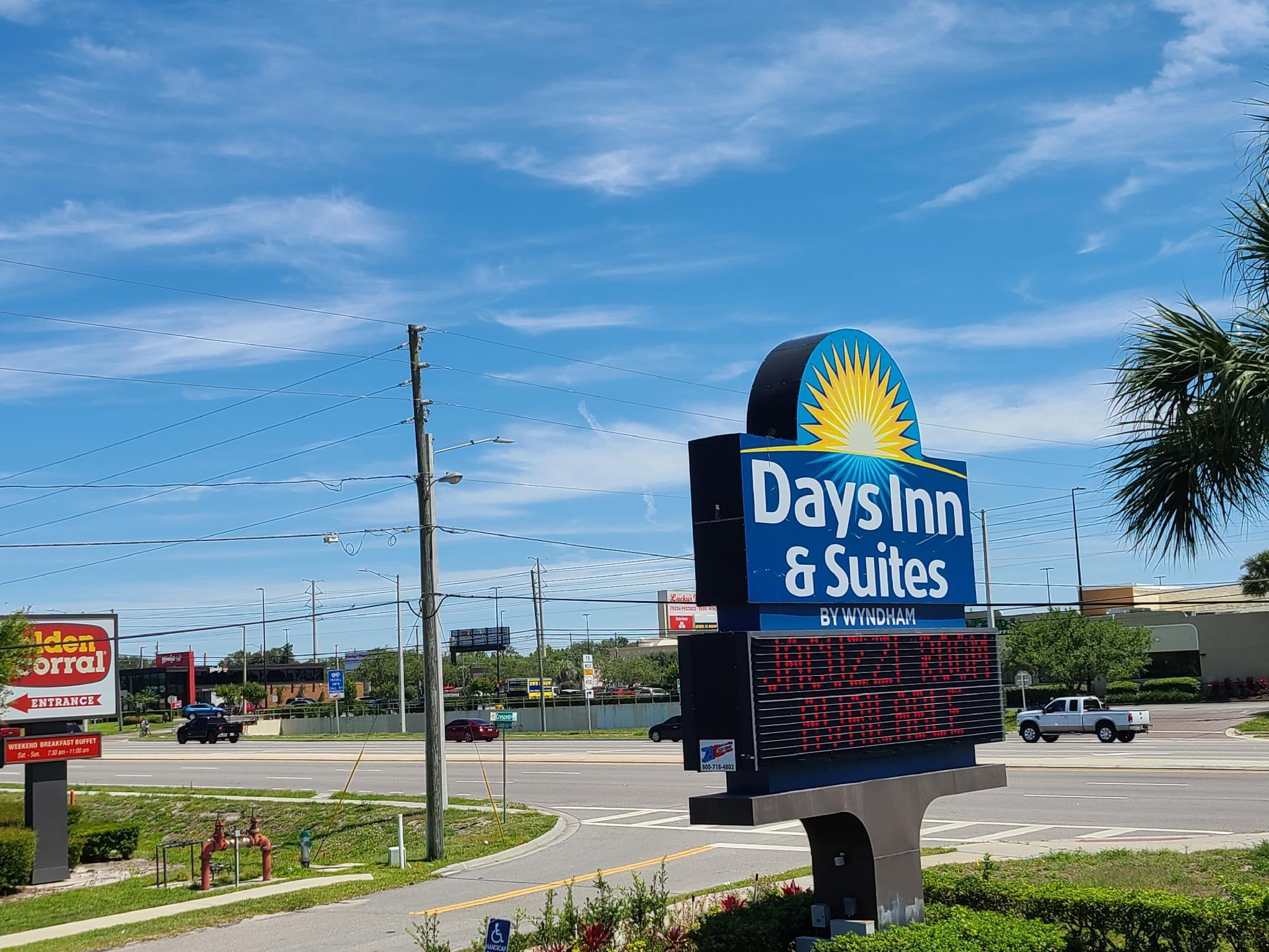 Quality Inn & Suites Orlando East - Ucf Area Alafaya Exterior photo